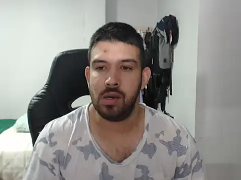 Snapshot of Axel11113 chatting on November 15, 5:11 am Axel11113 online show from November 15, 5:11 am