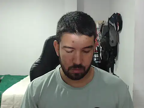 Snapshot of Axel11113 chatting on November 25, 2:34 am Axel11113 online show from November 25, 2:34 am