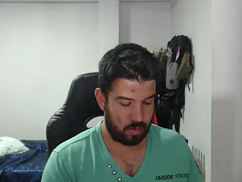 Snapshot of Axel11113 chatting on October 21, 4:01 am Axel11113 online show from October 21, 4:01 am