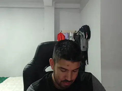 Snapshot of Axel11113 chatting on November 8, 3:54 am Axel11113 online show from November 8, 3:54 am