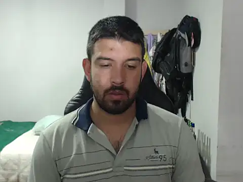 Snapshot of Axel11113 chatting on November 19, 2:44 am Axel11113 online show from November 19, 2:44 am