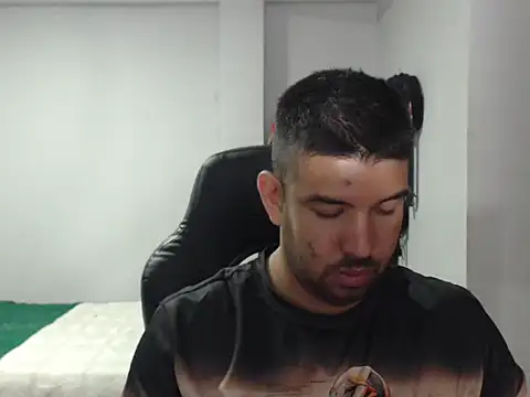 Snapshot of Axel11113 chatting on November 3, 4:17 am Axel11113 online show from November 3, 4:17 am