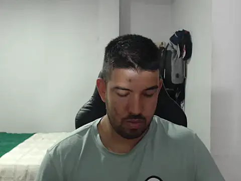 Snapshot of Axel11113 chatting on November 4, 4:27 am Axel11113 online show from November 4, 4:27 am