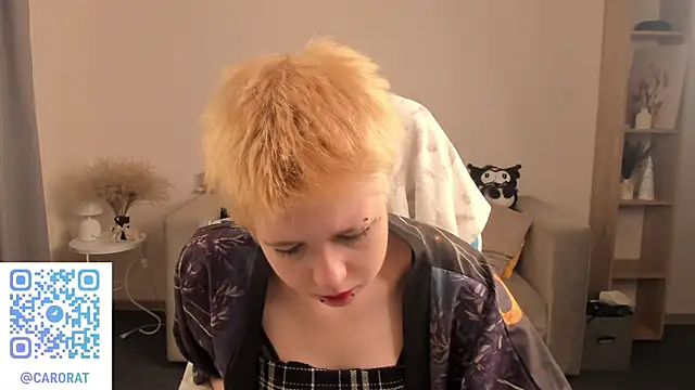 Snapshot of CarolineRichter chatting on September 29, 1:45 am CarolineRichter online show from September 29, 1:45 am