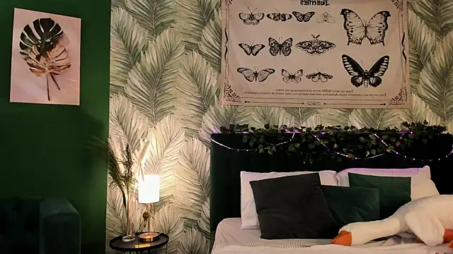 CarolineRichter online show from November 12, 2:48 am