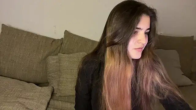 Vivalenti Kiss online show from November 15, 4:55 pm