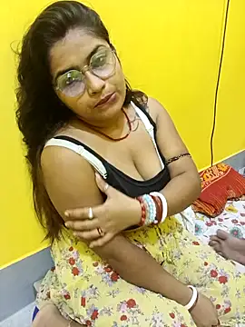 Snapshot of Naughty-Chaaya chatting on September 17, 8:00 pm Naughty-Chaaya online show from September 17, 8:00 pm