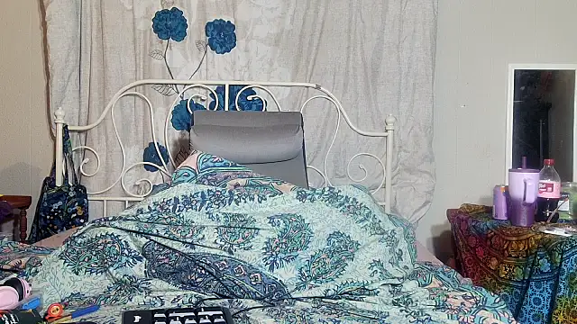 g0lden are0las89 online show from March 30, 1:51 am