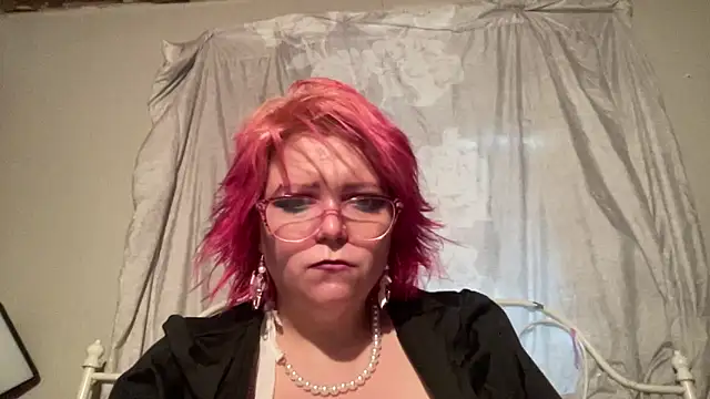 Snapshot of g0lden_are0las89 chatting on May 12, 11:22 pm g0lden are0las89 online show from May 12, 11:22 pm