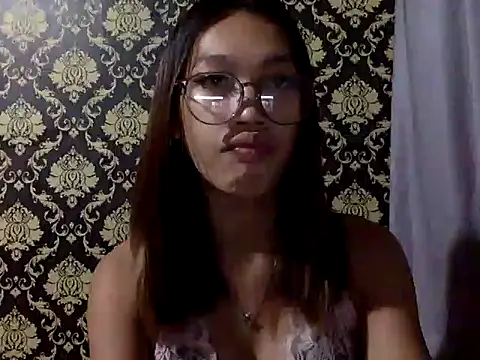 Snapshot of your_wifey chatting on September 25, 11:05 am your wifey online show from September 25, 11:05 am