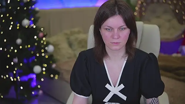 Snapshot of TinaMelt chatting on December 16, 7:40 pm TinaMelt online show from December 16, 7:40 pm