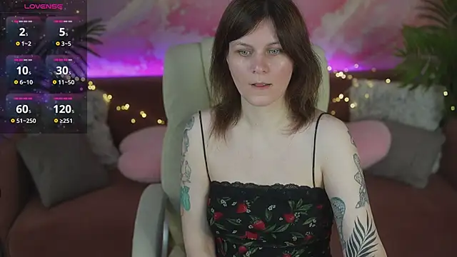 TinaMelt online show from April 5, 6:58 pm