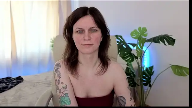 Snapshot of TinaMelt chatting on September 26, 5:58 am TinaMelt online show from September 26, 5:58 am
