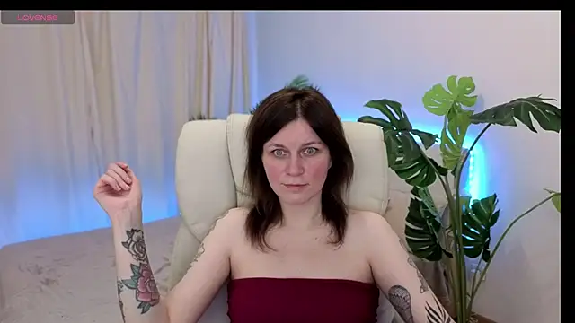 Snapshot of TinaMelt chatting on September 21, 5:51 pm TinaMelt online show from September 21, 5:51 pm