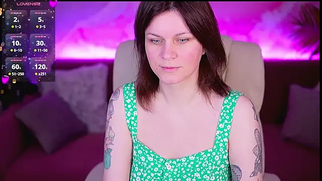 Snapshot of TinaMelt chatting on December 14, 7:41 pm TinaMelt online show from December 14, 7:41 pm