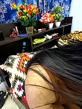 Snapshot of priya_26 chatting on December 15, 11:53 pm priya 26 online show from December 15, 11:53 pm