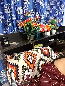 Snapshot of priya_26 chatting on December 13, 8:04 pm priya 26 online show from December 13, 8:04 pm