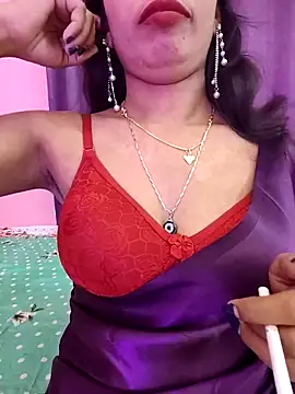 Snapshot of priya_26 chatting on September 17, 12:40 pm priya 26 online show from September 17, 12:40 pm