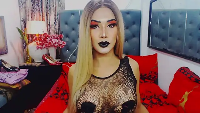 Snapshot of Mistress4fun chatting on March 3, 11:34 pm Mistress4fun online show from March 3, 11:34 pm