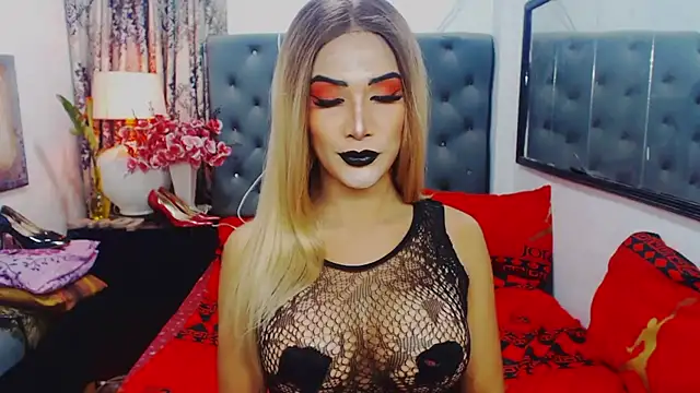 Snapshot of Mistress4fun chatting on February 15, 11:36 pm Mistress4fun online show from February 15, 11:36 pm