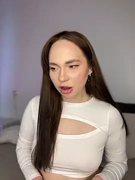 Snapshot of AlexaSpark_ chatting on February 3, 6:51 am AlexaSpark online show from February 3, 6:51 am