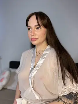 Snapshot of AlexaSpark_ chatting on February 4, 11:27 am AlexaSpark online show from February 4, 11:27 am