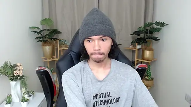 Xoxo Smiles online show from December 22, 3:23 pm