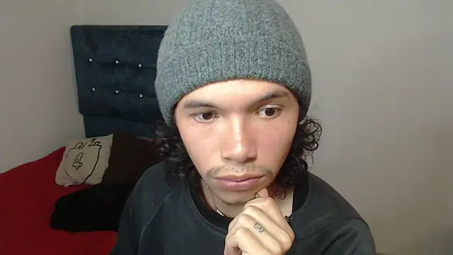 Xoxo Smiles online show from November 10, 6:02 pm