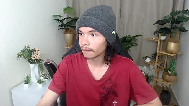 Xoxo Smiles online show from December 14, 8:31 am