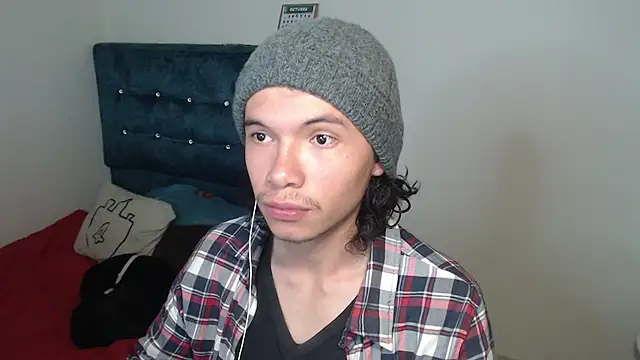 Xoxo Smiles online show from November 3, 12:38 am