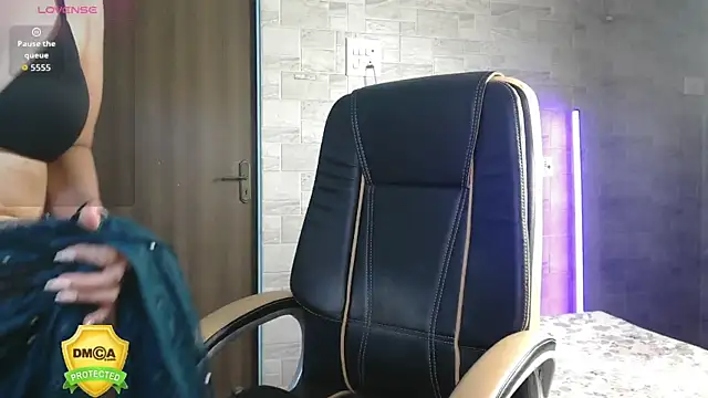 shy saloni online show from November 12, 7:56 am