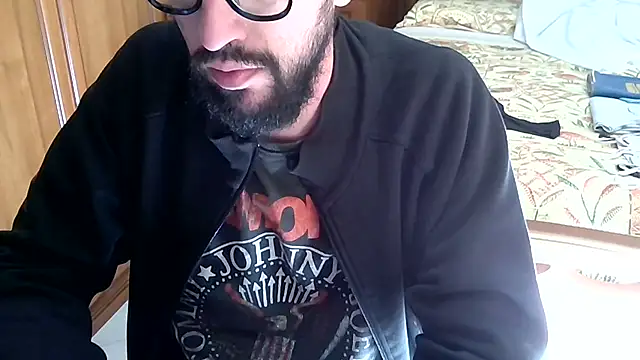 Snapshot of MisterX_99 chatting on October 5, 9:00 am MisterX 99 online show from October 5, 9:00 am