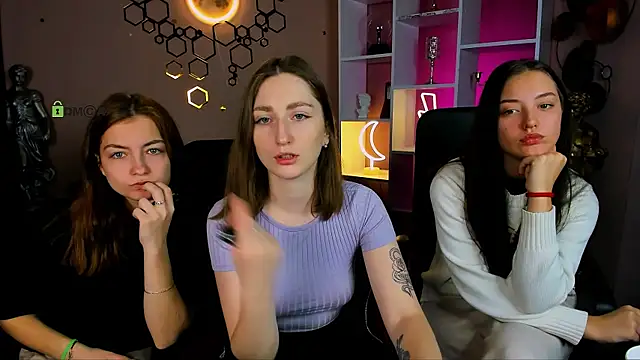 eva smiith  online show from December 22, 7:08 am