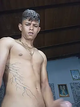 Snapshot of God_Eros_23cm chatting on July 10, 11:21 am God Eros 23cm online show from July 10, 11:21 am