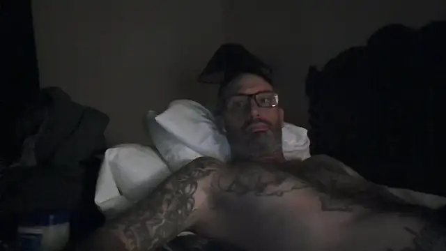 Snapshot of drew873 chatting on December 16, 9:57 am drew873 online show from December 16, 9:57 am