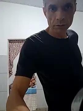 Snapshot of BrenoAvelar chatting on May 22, 3:59 am BrenoAvelar online show from May 22, 3:59 am