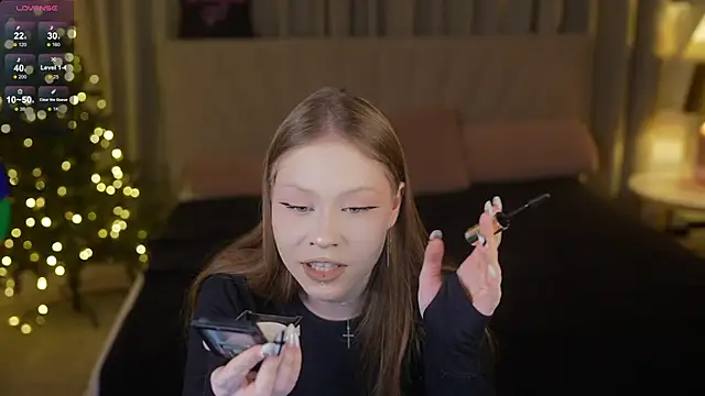 Esmie Smile online show from December 17, 7:41 pm