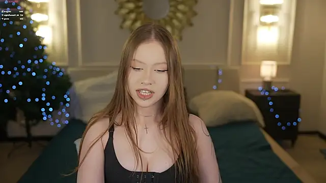 Esmie Smile online show from January 17, 12:37 am