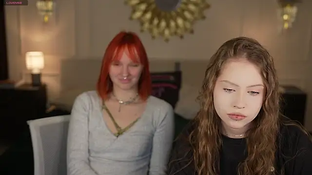 Snapshot of Esmie_Smile chatting on February 26, 3:50 am Esmie Smile online show from February 26, 3:50 am