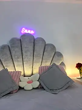 emma-conti2 online show from December 4, 1:43 pm