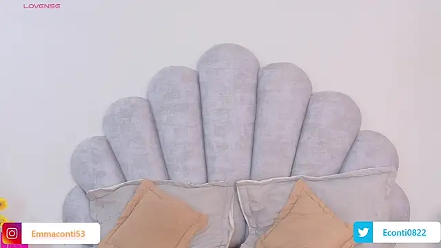 emma-conti2 online show from March 22, 2:40 pm