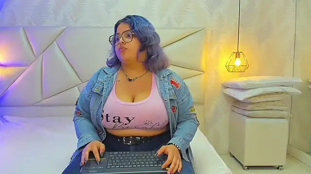 lulukawai16 online show from November 8, 7:06 pm