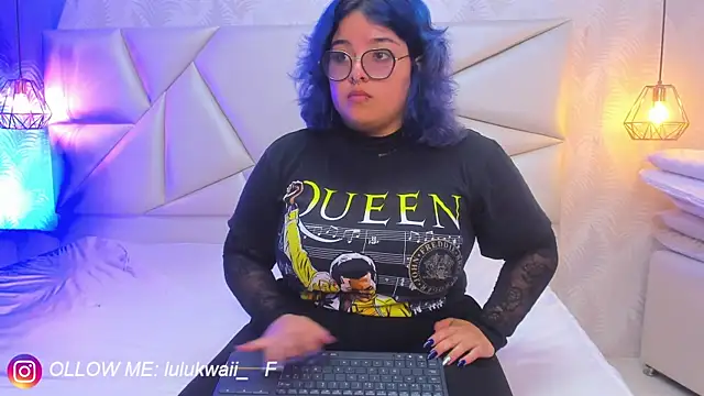 lulukawai16 online show from November 12, 7:07 pm