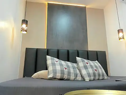 RiriiBrunette   online show from November 8, 9:18 pm