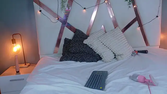 RiriiBrunette   online show from November 20, 12:22 am