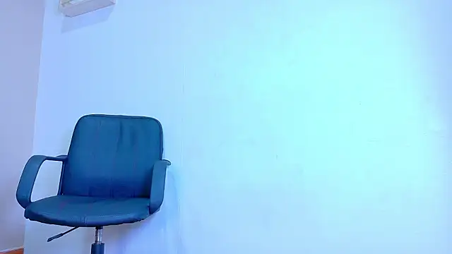 RiriiBrunette   online show from March 6, 8:48 pm