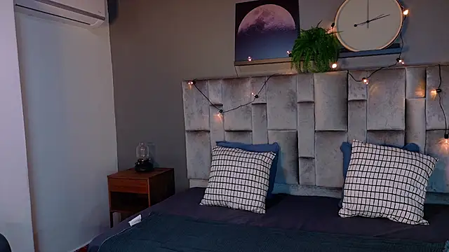 RiriiBrunette   online show from November 21, 7:46 pm