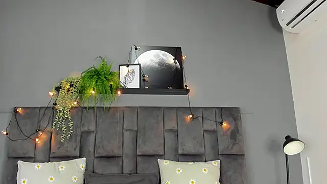 RiriiBrunette   online show from September 20, 8:25 pm