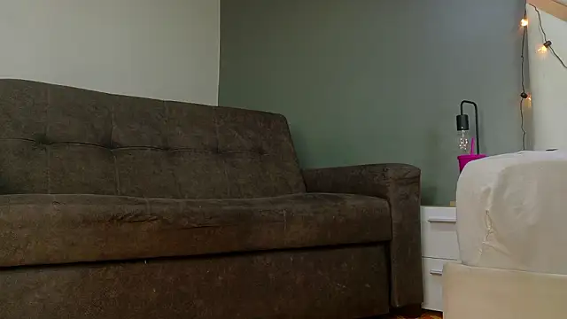 RiriiBrunette   online show from February 23, 7:47 pm