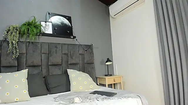 RiriiBrunette   online show from October 19, 11:46 am